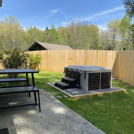 Perfect Elegant Home-Fire Pit- Hot Tub- Fireplace Gatlinburg Exterior photo