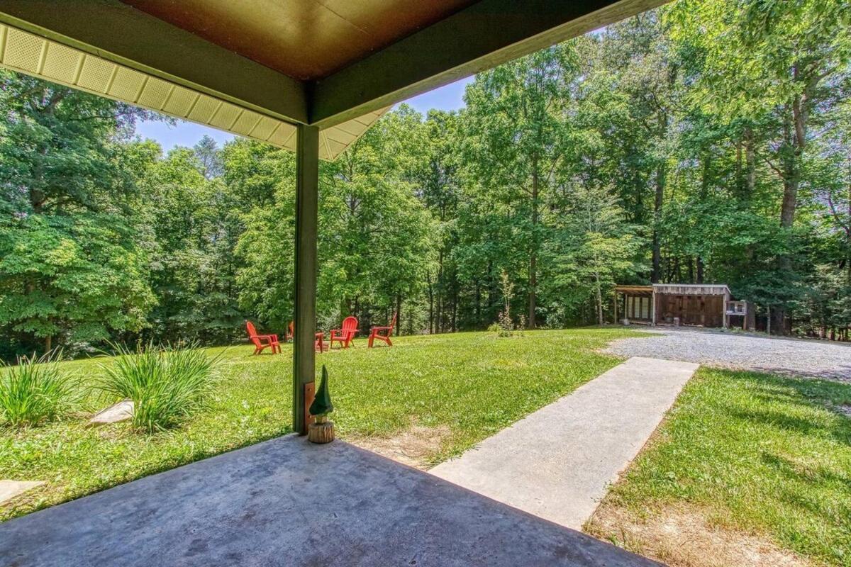 Perfect Elegant Home-Fire Pit- Hot Tub- Fireplace Gatlinburg Exterior photo