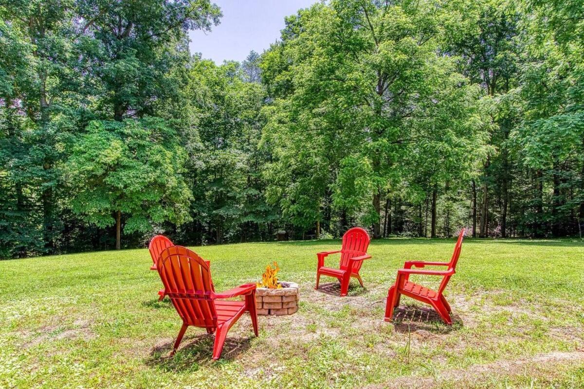 Perfect Elegant Home-Fire Pit- Hot Tub- Fireplace Gatlinburg Exterior photo